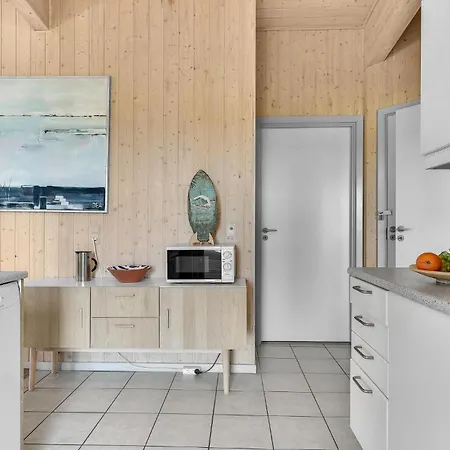 Three-bedroom In Fåborg