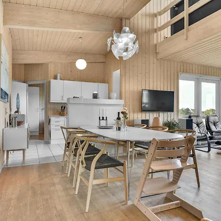 Three-bedroom In Fåborg